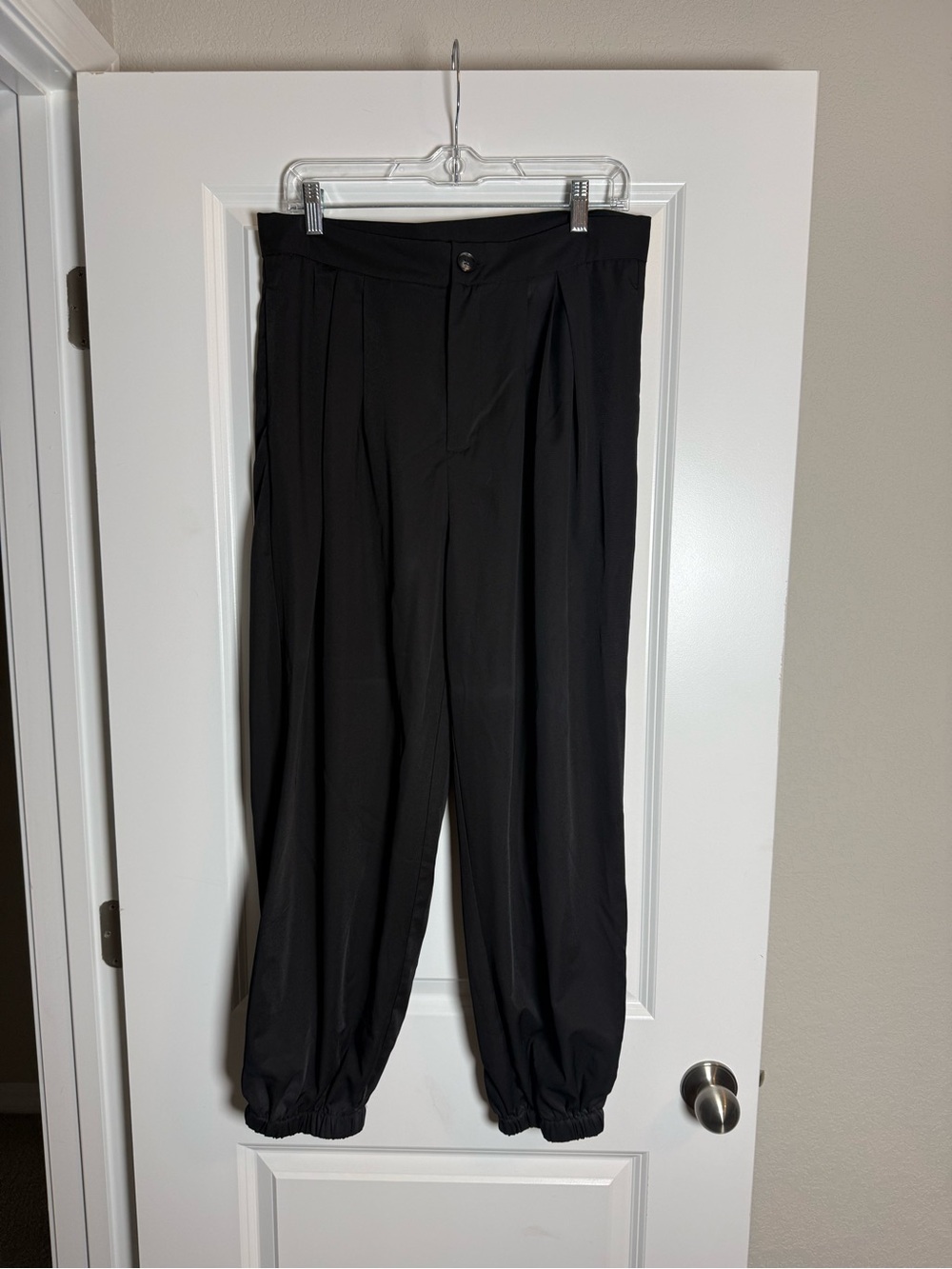 Cider Black Pleated Ankle Jogger Pants